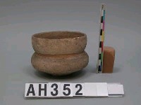 藏品(漢-六朝  陶釜)的圖片